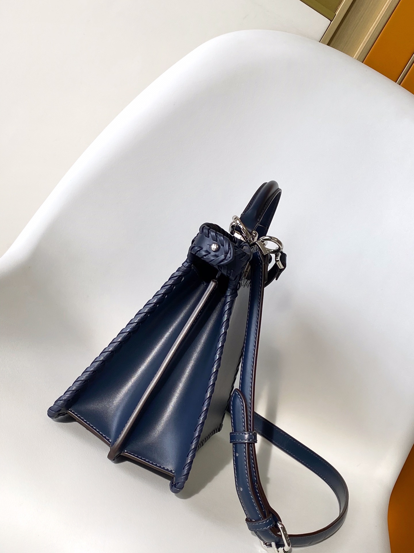 펜디 피카부 I See U 스몰 인터레이스 가죽 토트백