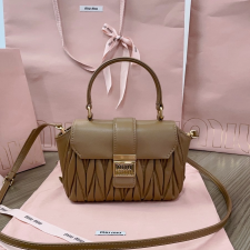 미우미우 마테라쎄 미니백 5BP083