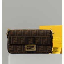 (국내배송) 펜디 자카드 FF 패브릭 바게트 백