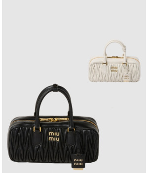 미우미우 아르카디 마테라쎄 미디움 탑핸들 토트백 5BB148