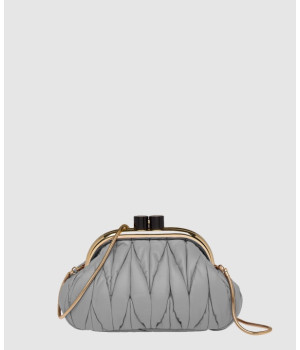 미우미우 벨 나파 가죽 클러치 5BK011