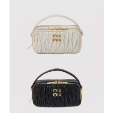 미우미우 마테라쎄 나파 가죽 숄더백 5BH229