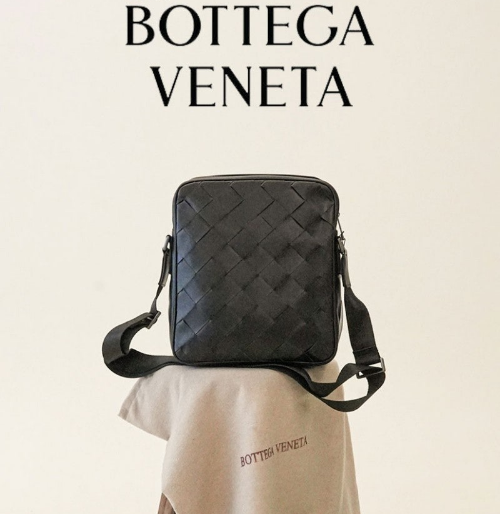 (국내배송) 보테가베네타 빅위빙 스트랩 크로스 메신저백