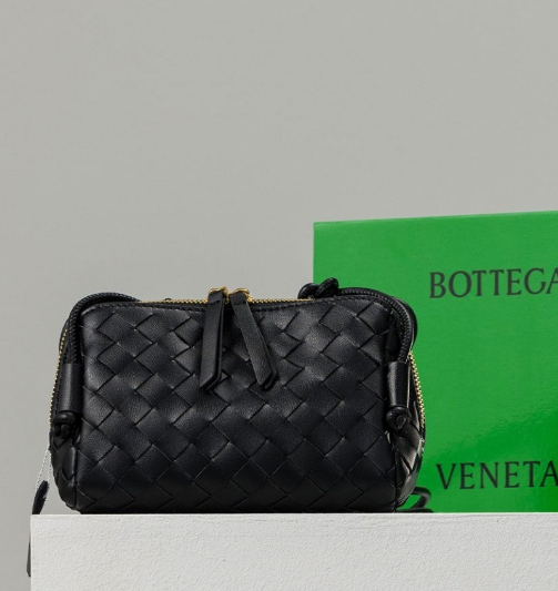 (국내배송) 보테가베네타 인트레치아토 콘서트 파우치