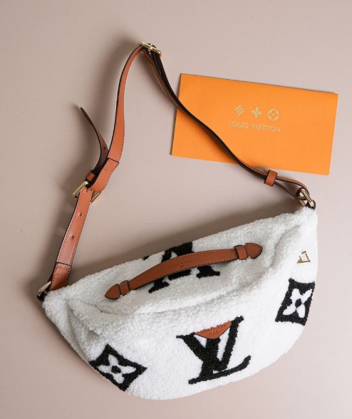 (국내배송) 루이비통 시어링 범 백