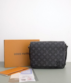 (국내배송) 루이비통 디스트릭트 PM백
