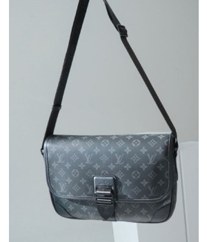 (국내배송) 루이비통 M46328 마카사르 아치 메신저백 블랙