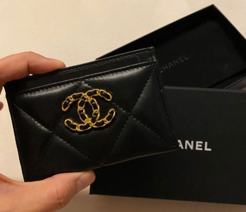 (국내배송) 샤넬 수입 19 램스킨 금장 카드 홀더 지갑