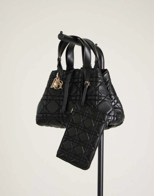 (국내배송) 크리스찬 디올 메크로까나쥬 뚜주흐백 미듐