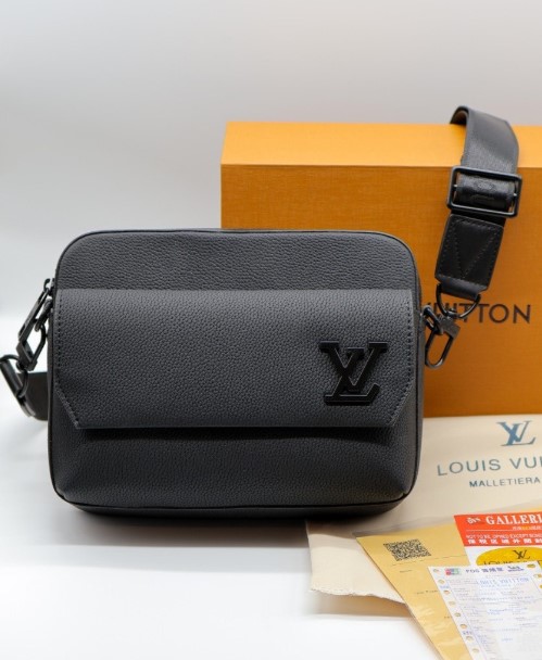 (국내배송) 루이비통 24ss 신상 패스트 라인 메신저 백 공용