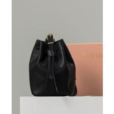 (국내배송) 미우미우 가죽 버킷 백