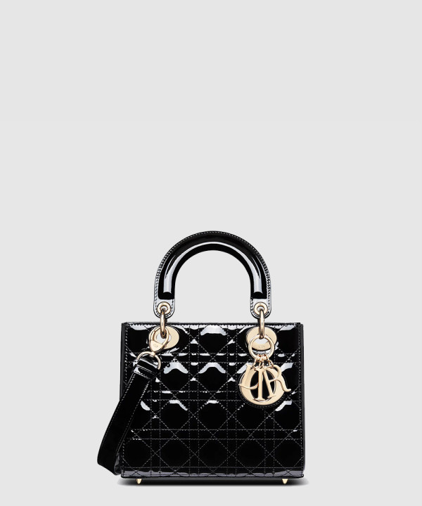 디올 레이디백 스몰 페이던트 M0531