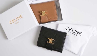 (국내배송) 셀린느 빅투아르 서플 카프스킨 플랩 월렛