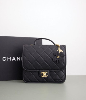 (국내배송) 샤넬 유광 그레인드 카프스킨 백팩