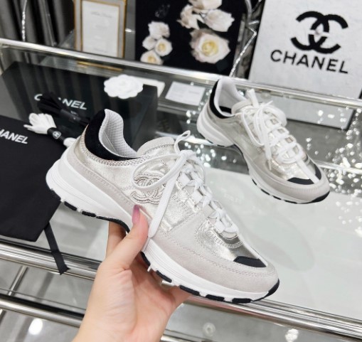 (국내배송) 샤넬 25A 공방 스니커즈 운동화 CC로고 벨벳 스웨이드