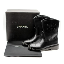 (국내배송) 샤넬 25FW 레더 앵클 미들 숏 부츠 CC로고 블랙