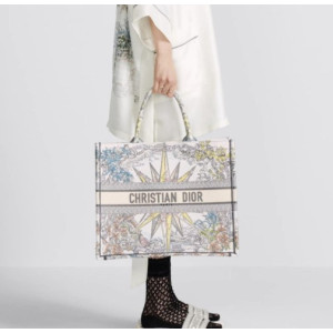 (국내배송) 디올 레브 드 인피니 북 토트백