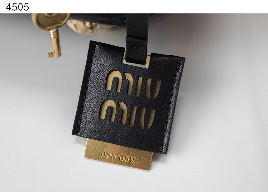 bff586879f5778d444f24a932000a870_1760631155_1901.jpg bff586879f5778d444f24a932000a870_1760631155_1901.jpg