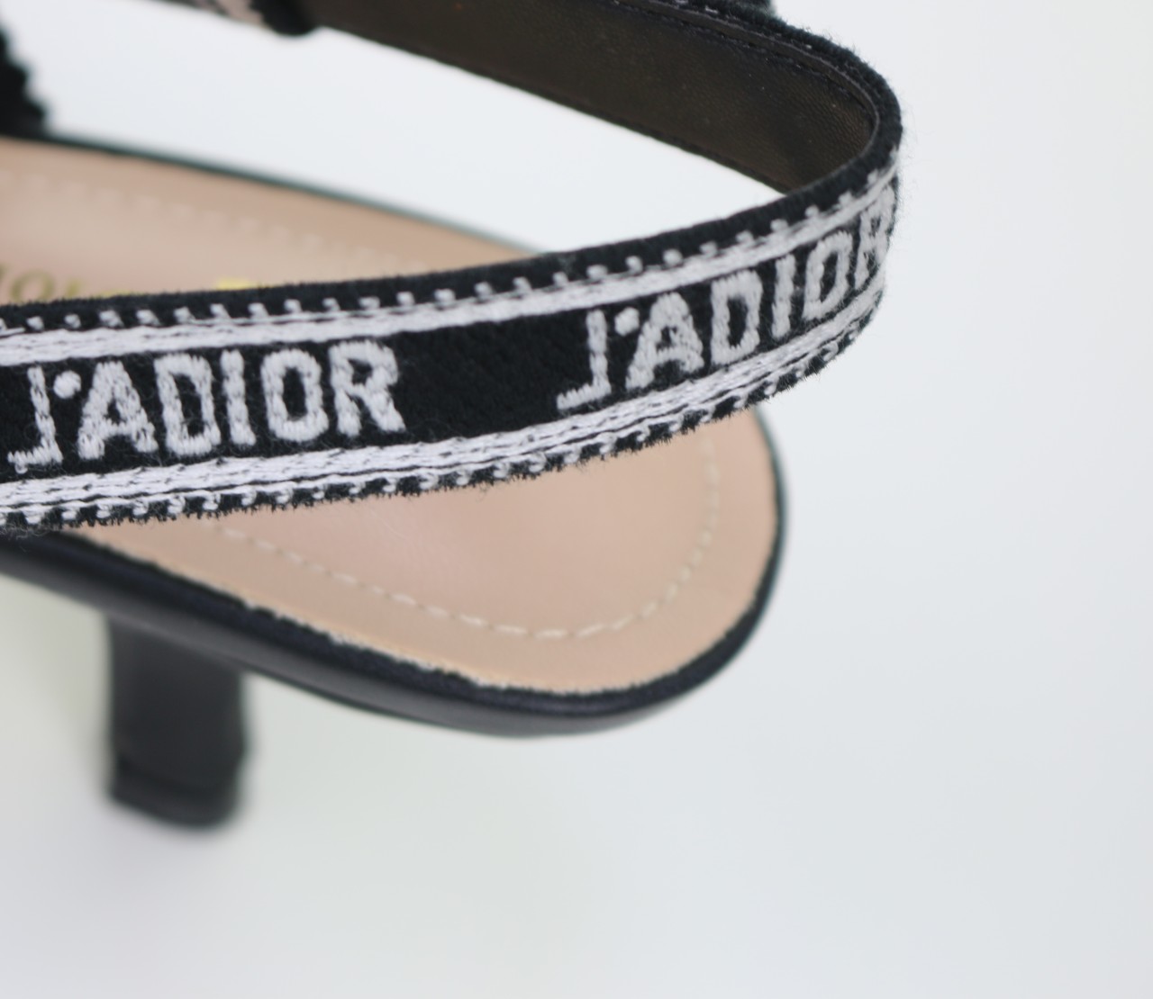 6f1267e0ad46a1c5be61a19be8f816de_1764281648_0539.jpg 6f1267e0ad46a1c5be61a19be8f816de_1764281648_0539.jpg