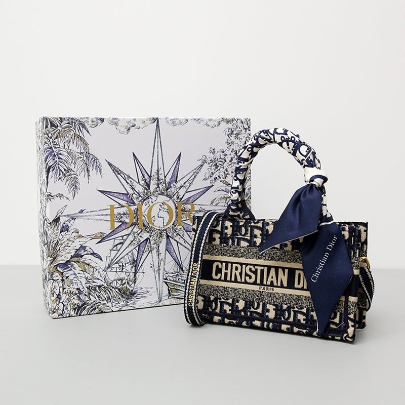 b19f8b2e0efee4c5421883c45a79766d_1763536637_2504.jpg b19f8b2e0efee4c5421883c45a79766d_1763536637_2504.jpg