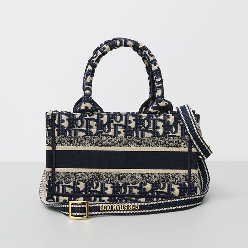 b19f8b2e0efee4c5421883c45a79766d_1763536637_3272.jpg b19f8b2e0efee4c5421883c45a79766d_1763536637_3272.jpg