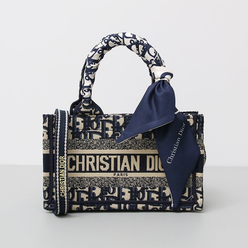 b19f8b2e0efee4c5421883c45a79766d_1763536637_3652.jpg b19f8b2e0efee4c5421883c45a79766d_1763536637_3652.jpg