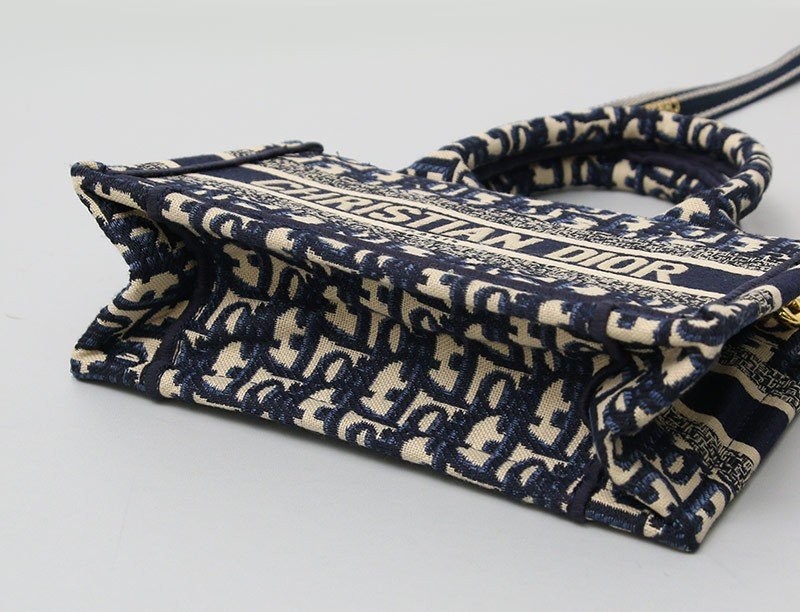 b19f8b2e0efee4c5421883c45a79766d_1763536640_3208.jpg b19f8b2e0efee4c5421883c45a79766d_1763536640_3208.jpg