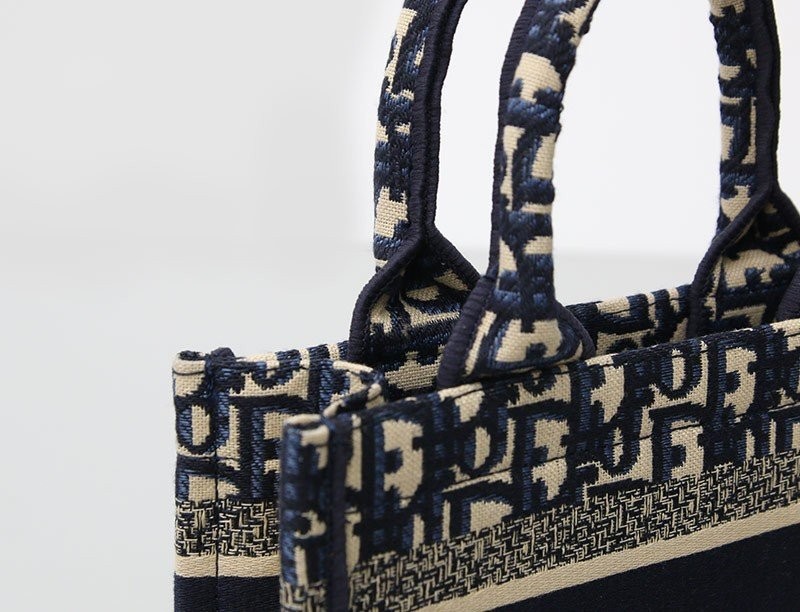 b19f8b2e0efee4c5421883c45a79766d_1763536640_3599.jpg b19f8b2e0efee4c5421883c45a79766d_1763536640_3599.jpg