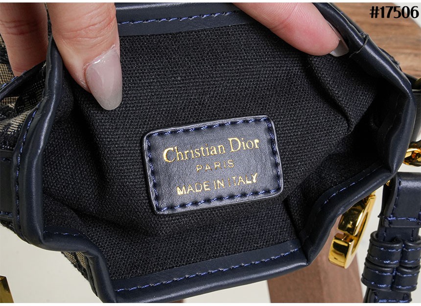 b19f8b2e0efee4c5421883c45a79766d_1763537181_0711.jpg b19f8b2e0efee4c5421883c45a79766d_1763537181_0711.jpg