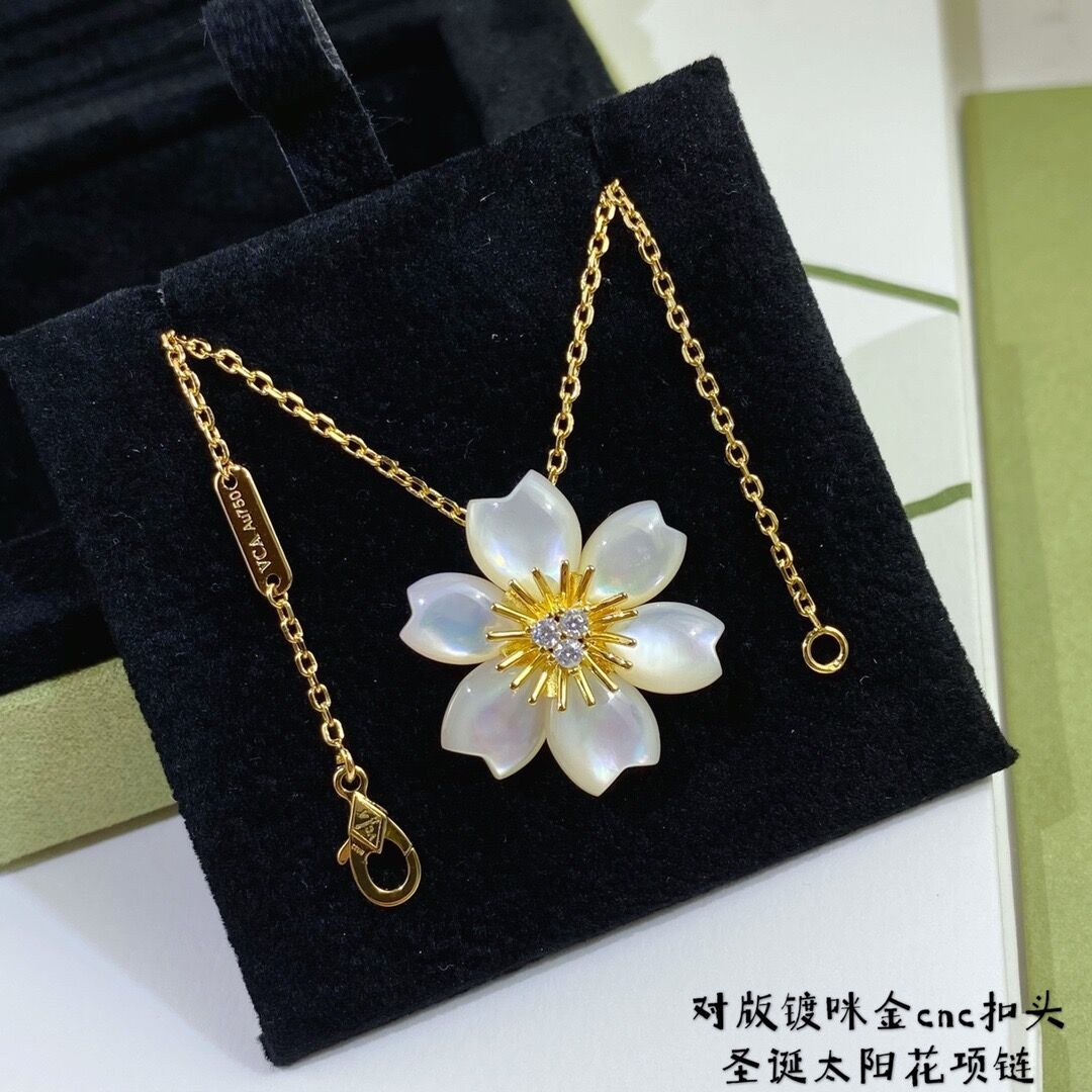 18K 하이엔드 미러급 반클리프 로즈드 노엘 목걸이 (구성품 풀박스)