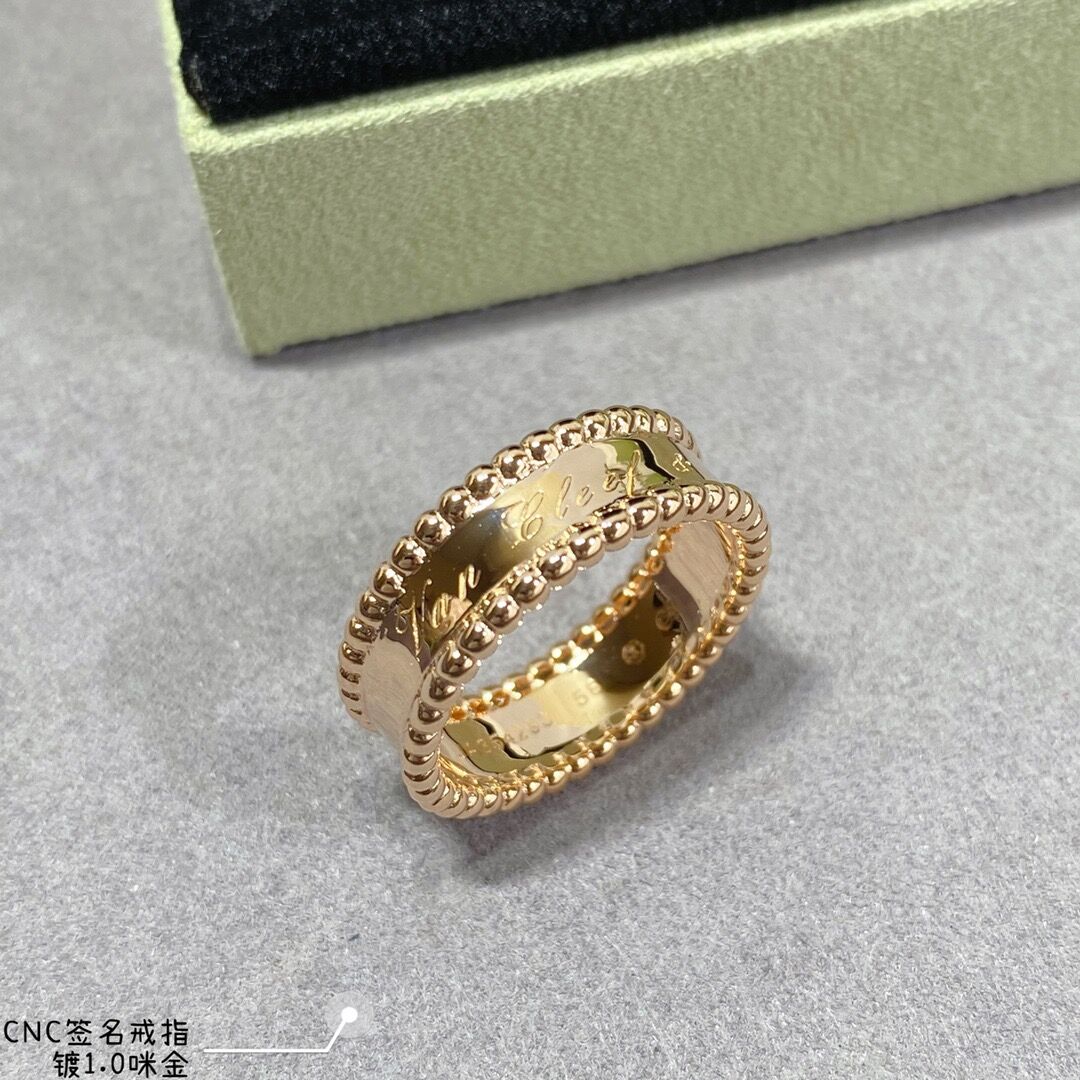 ​18K 하이엔드 미러급 반클리프 뻬를리 시그니쳐 반지 (구성품 풀박스)
