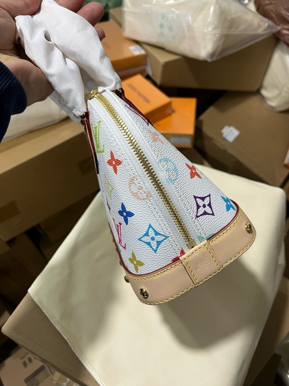 루이비통 x TM 알마 BB 화이트