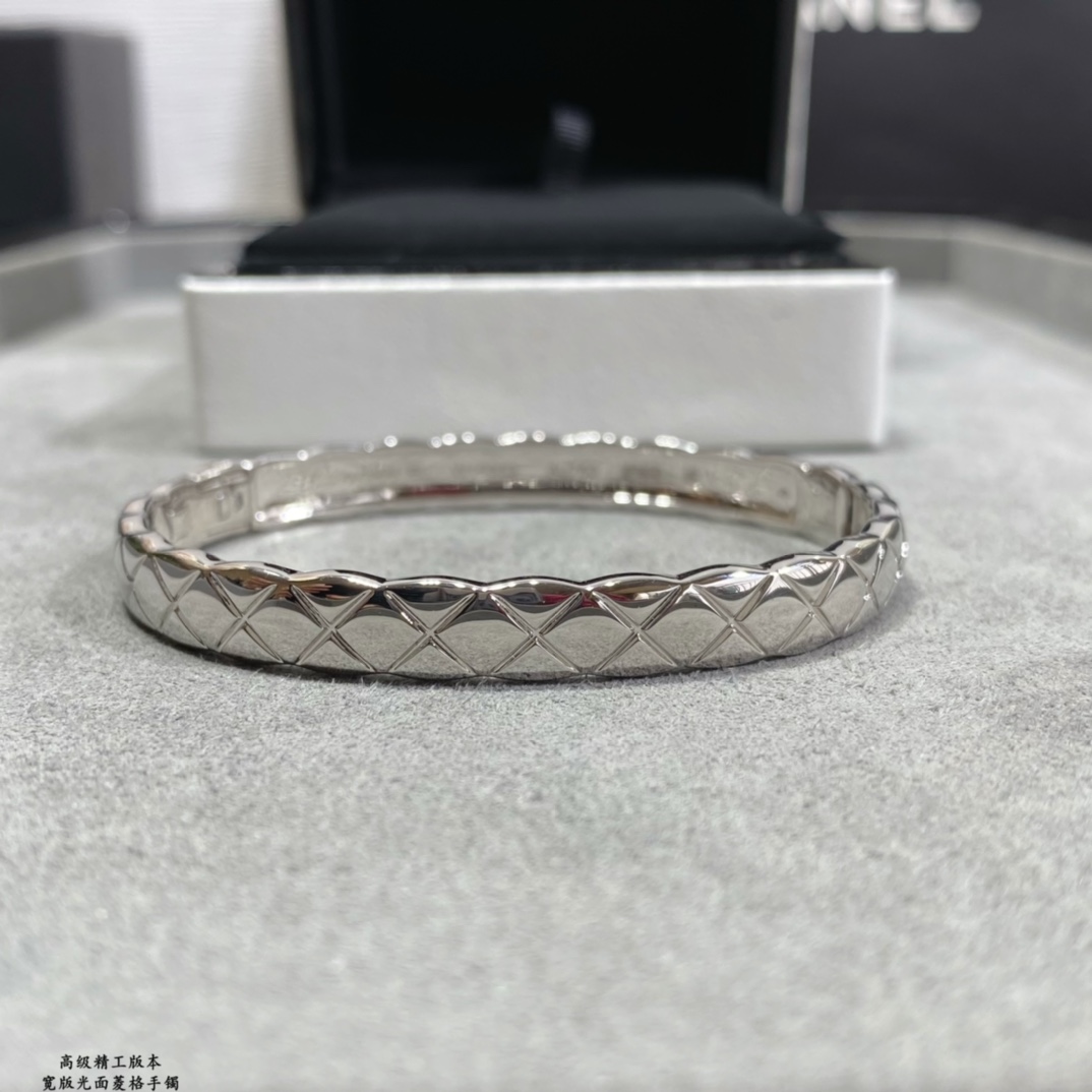 18K 하이엔드 미러급 샤넬 코코크러쉬 팔찌 (구성품 풀박스)