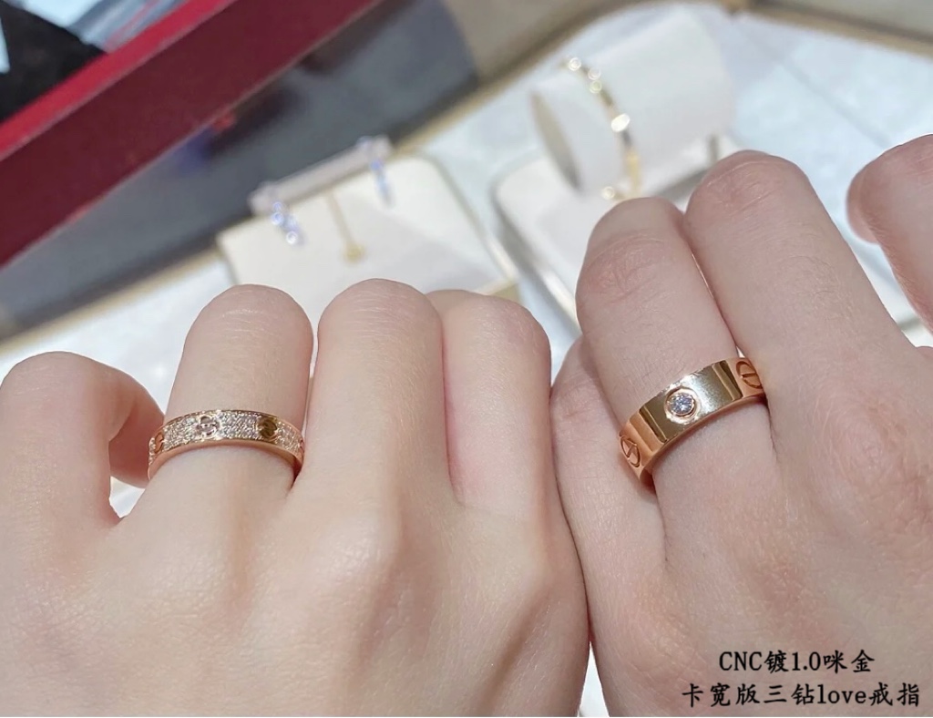 18K 하이엔드 미러급 까르띠에 클래식 러브링(다이아3개) 반지 (구성품 풀박스)