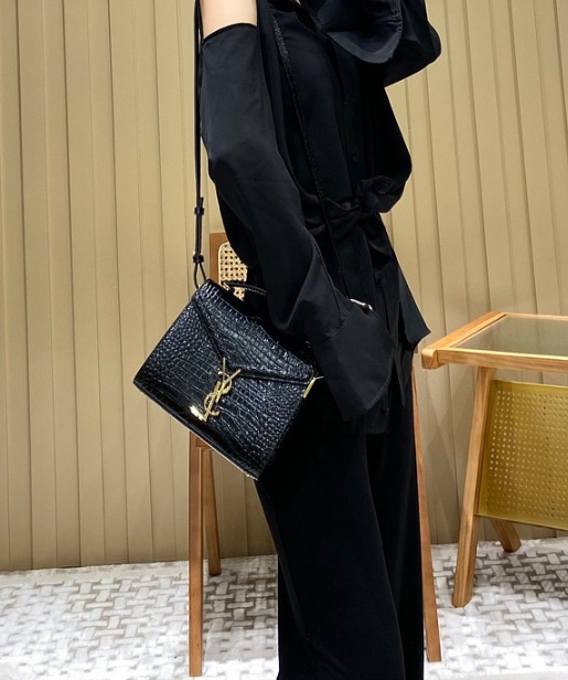 생로랑 카산드라 탑핸들 숄더백 미니 블랙