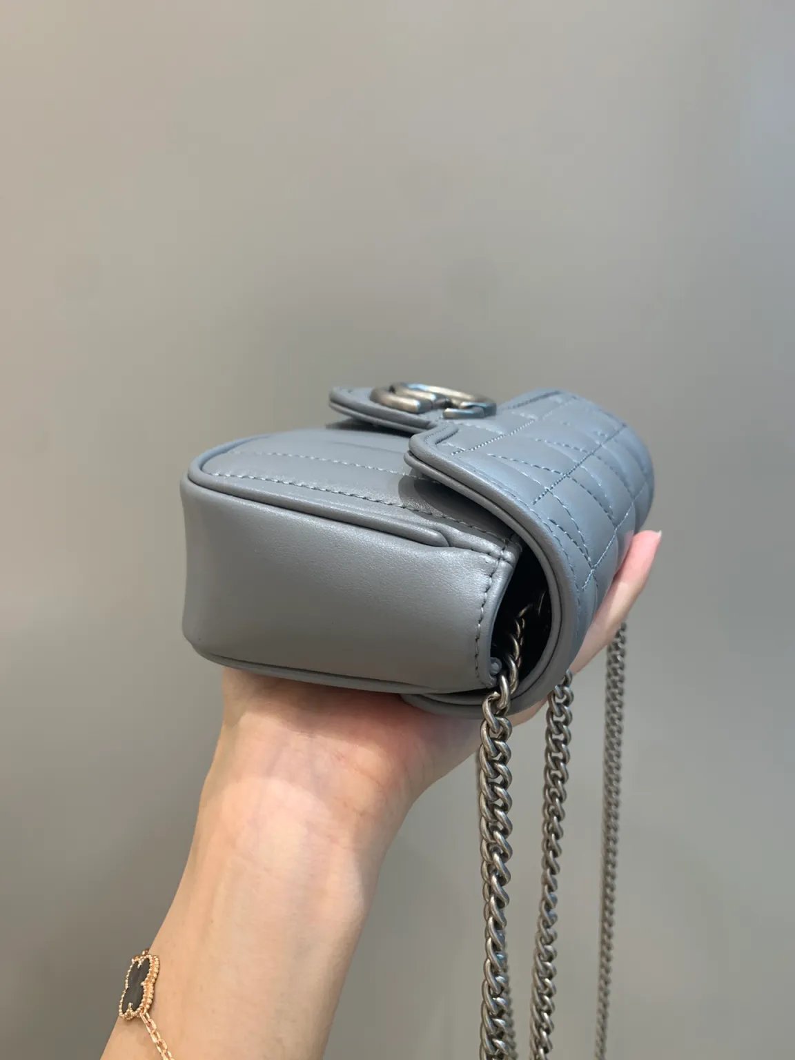 구찌 GG 마몽 수퍼 미니백 그레이