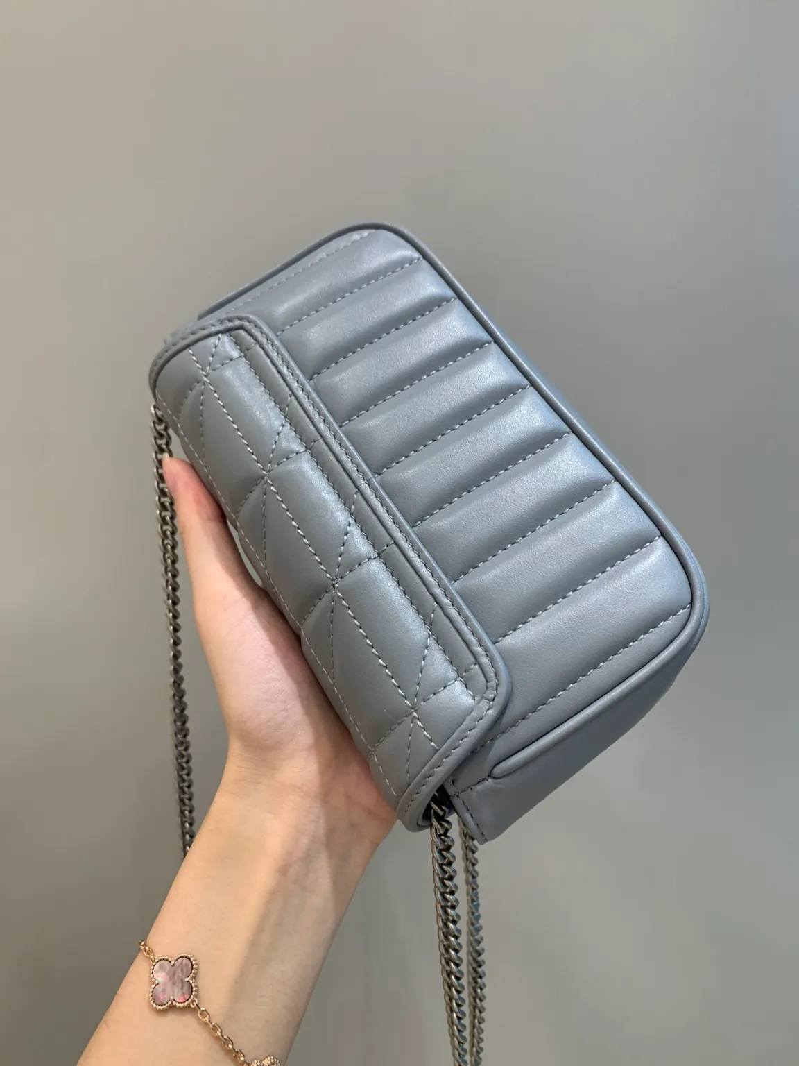 구찌 GG 마몽 수퍼 미니백 그레이
