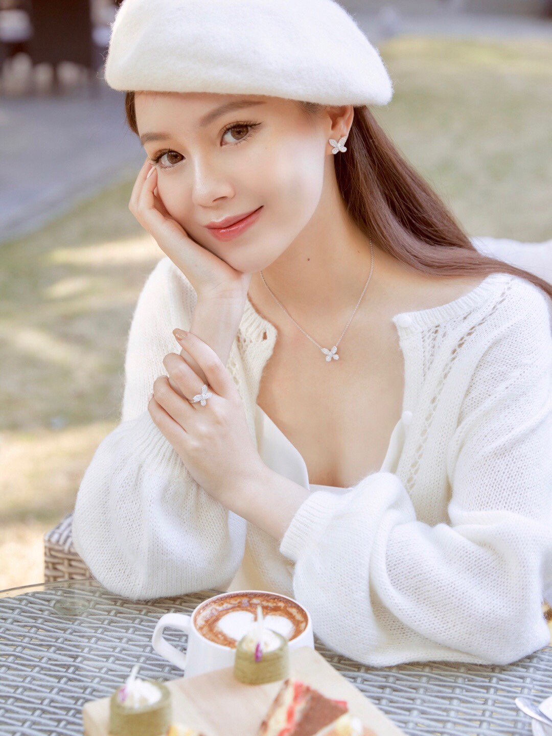 18K 하이엔드 미러급 그라프 버터플라이 귀걸이 (구성품 풀박스)