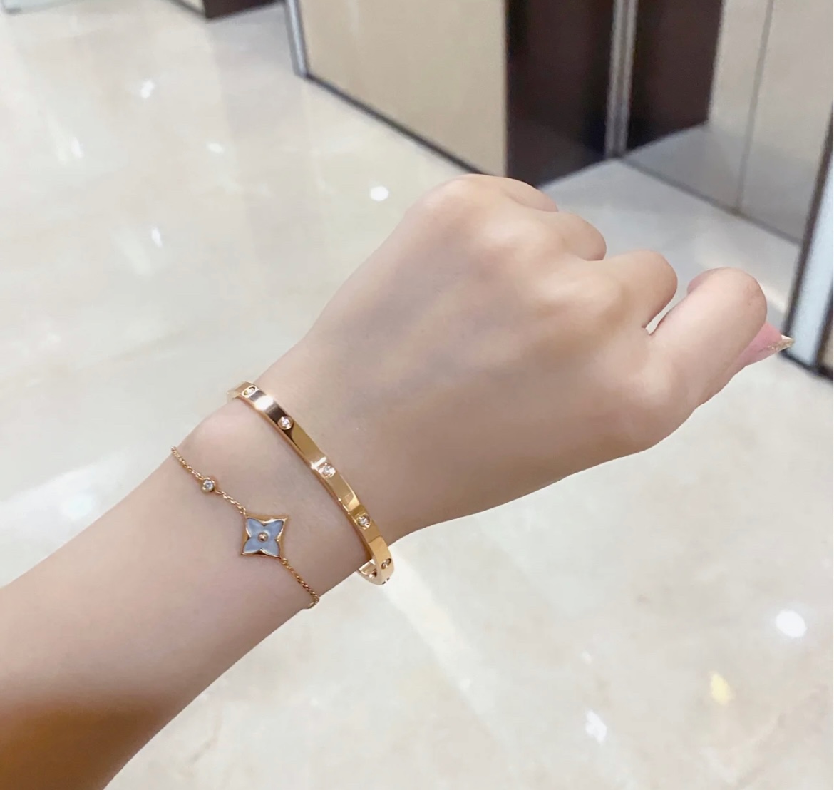 18K 하이엔드 미러급 까르띠에 스몰 러브 팔찌(다이아10개) (구성품 풀박스)