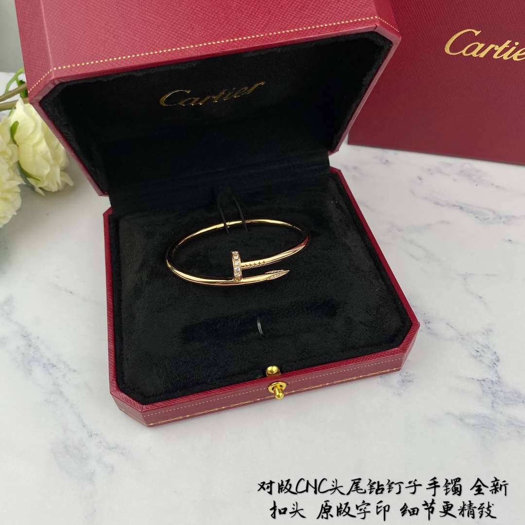 18K 하이엔드 미러급 까르띠에 클래식 저스트 앵끌 루 다이아 팔찌 (구성품 풀박스)