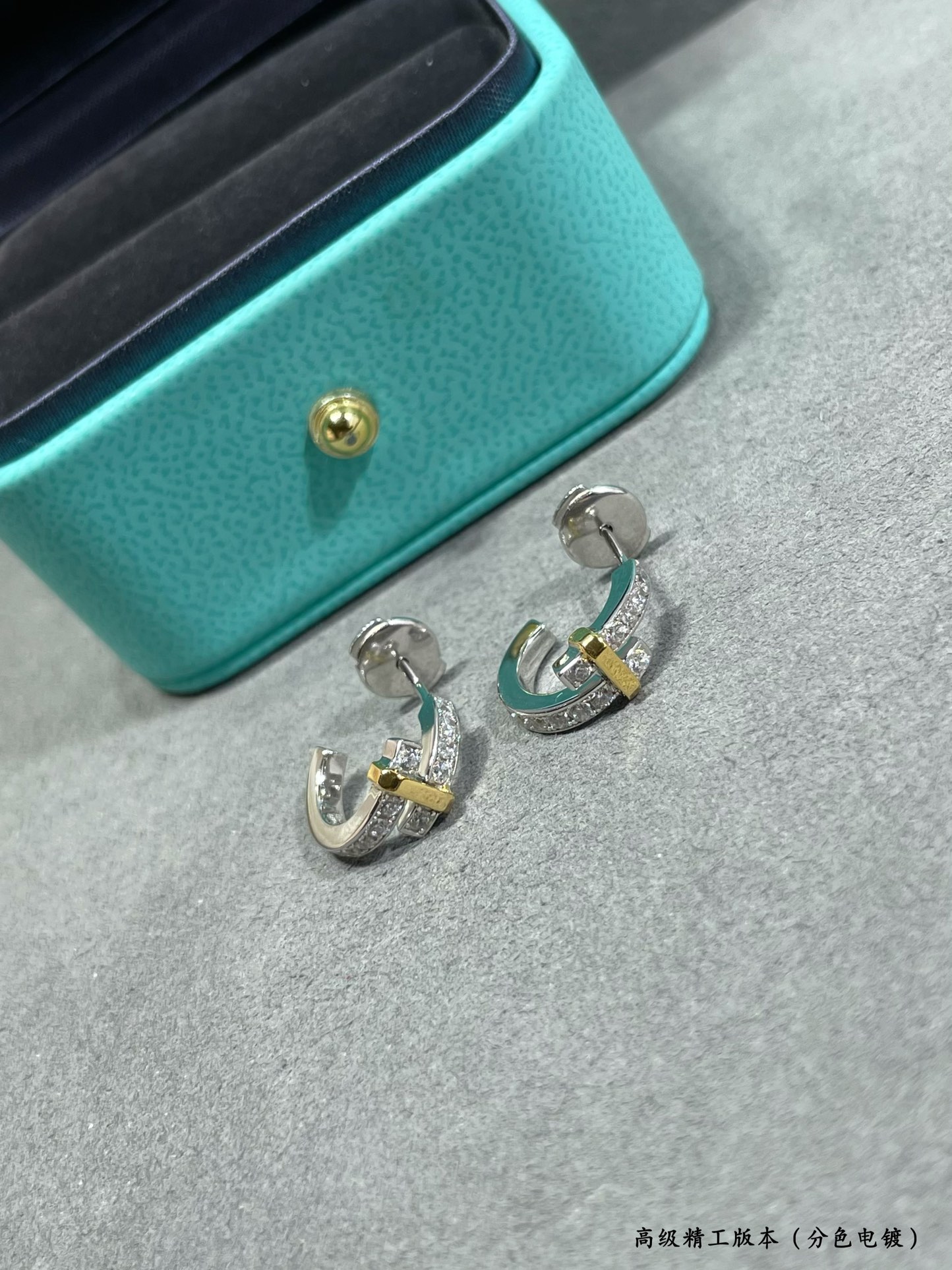 18K 하이엔드 미러급 티파니앤코 티파니 엣지 귀걸이 (구성품 풀박스)
