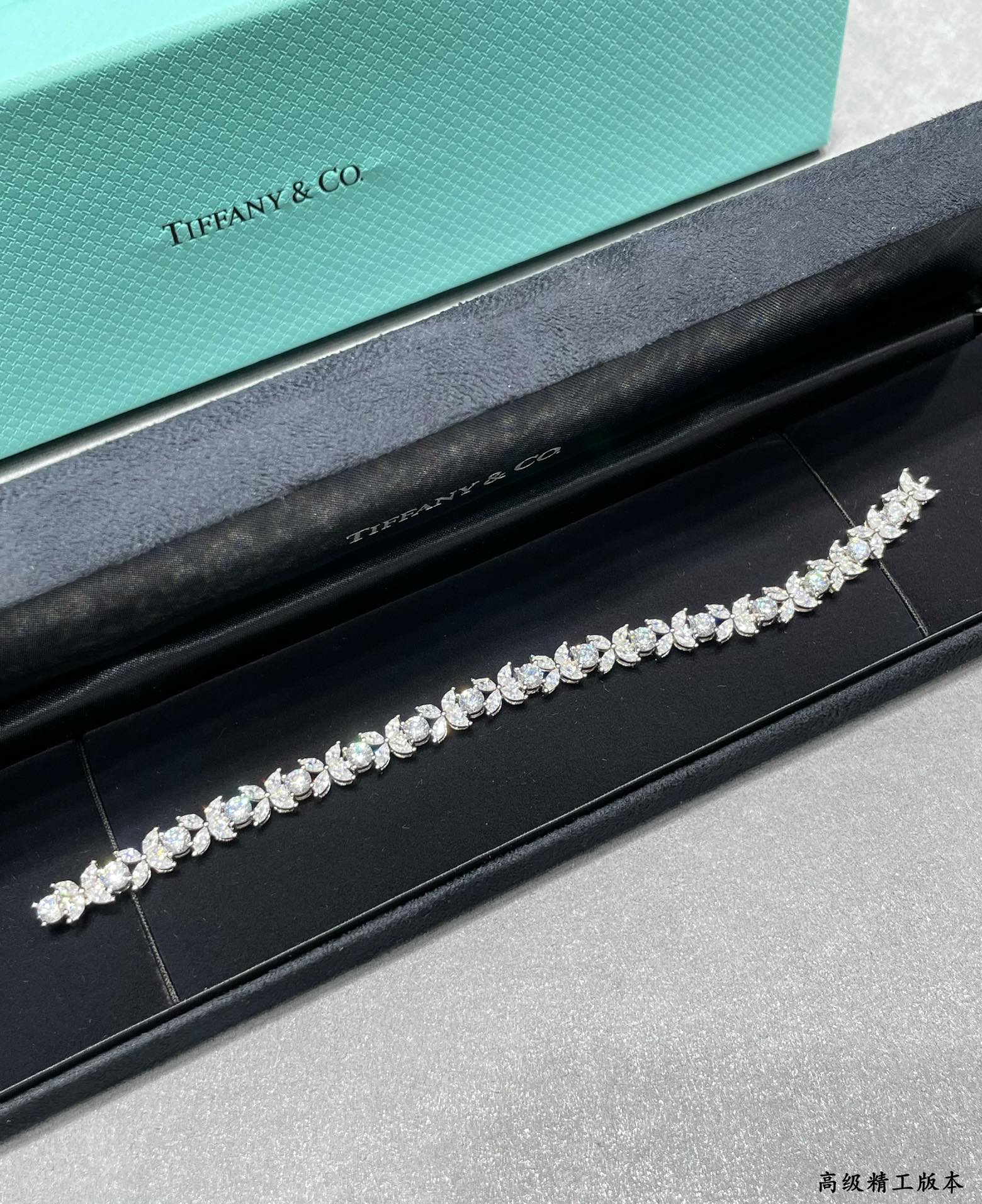 18K 하이엔드 미러급 티파니앤코 빅토리아 팔찌 (구성품 풀박스)