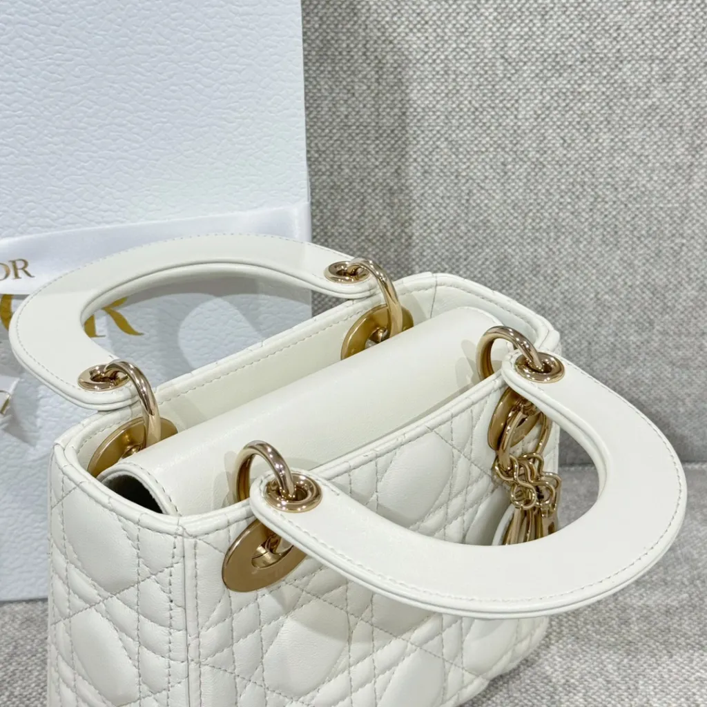 디올 레이디 디올 미니 백 라떼