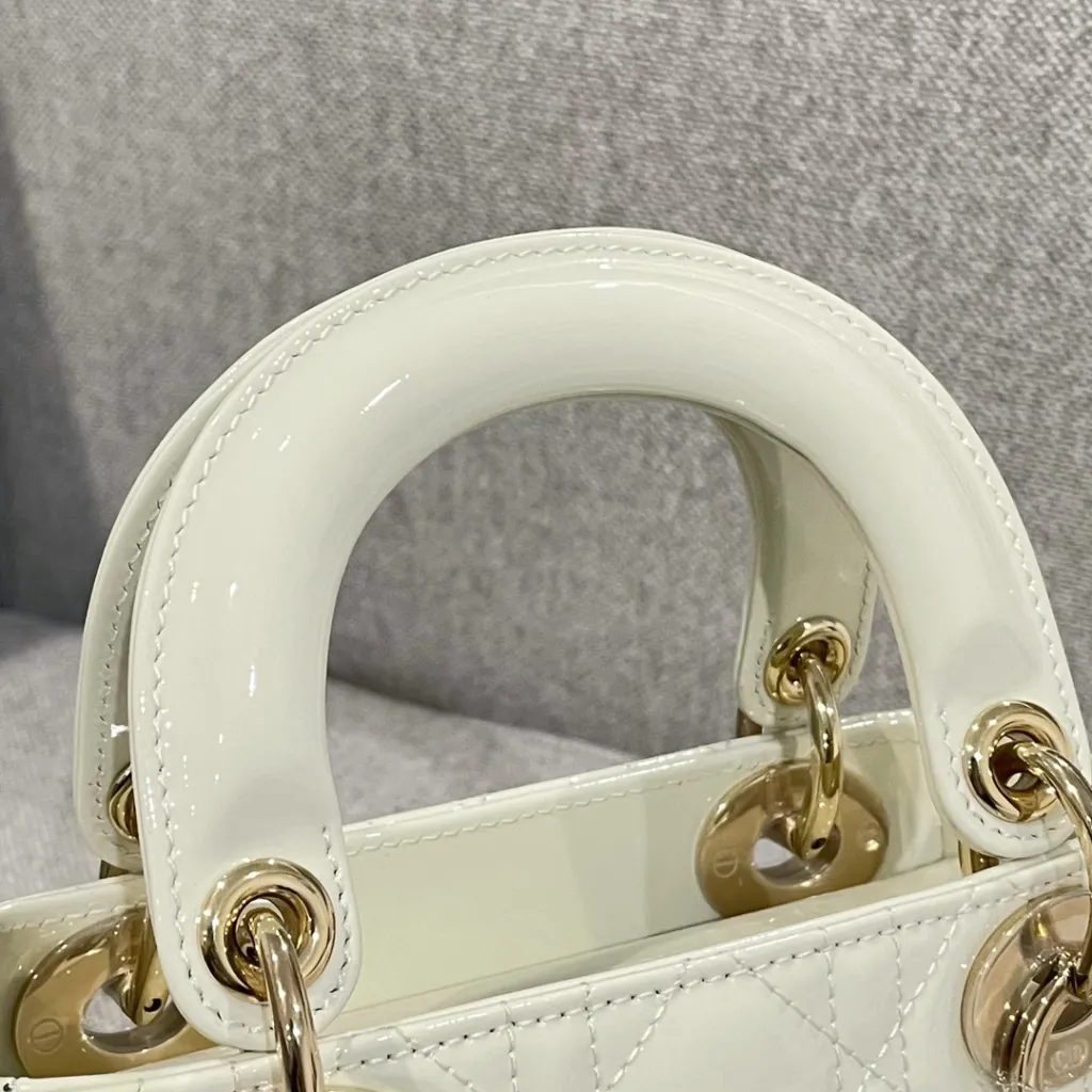 디올 레이디 디올 미니 백 라떼 페이던트