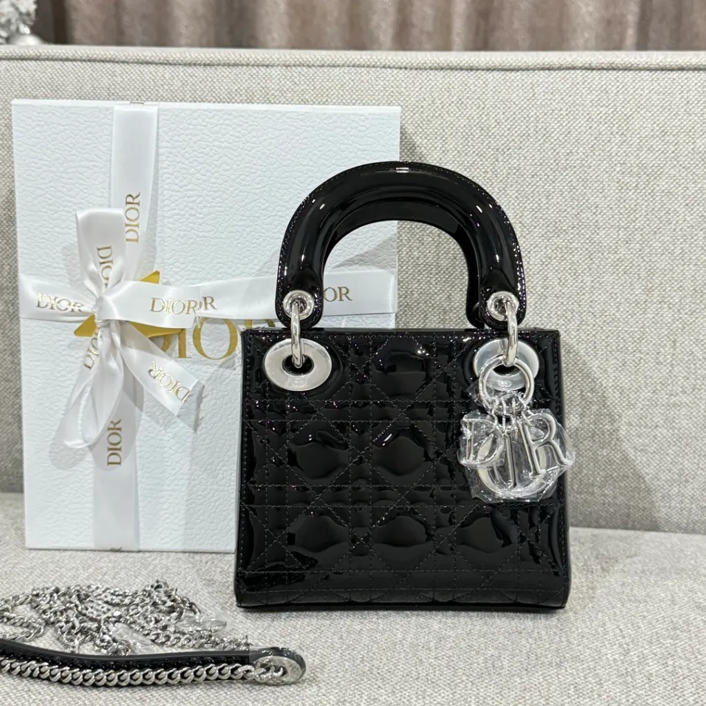 디올 레이디 디올 미니 백 블랙 은장 페이던트