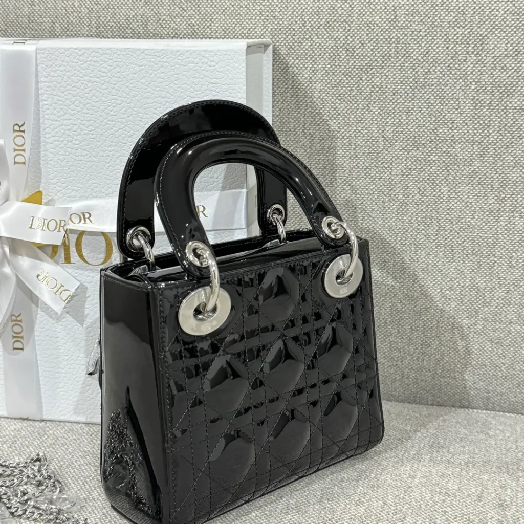 디올 레이디 디올 미니 백 블랙 은장 페이던트