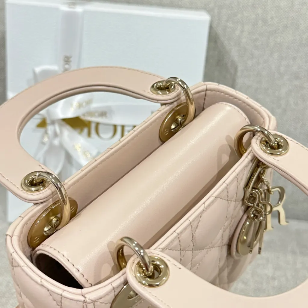 디올 레이디 디올 미니 백 파우더 핑크
