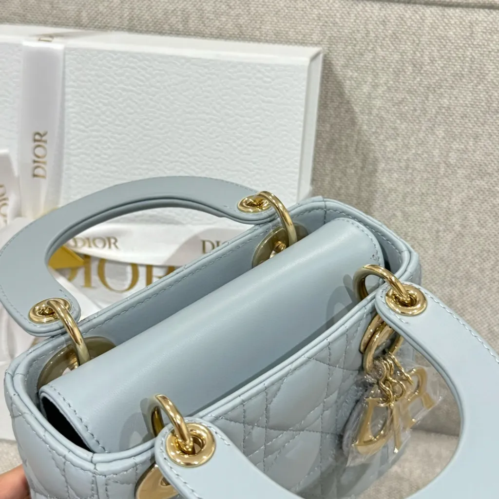 디올 레이디 디올 미니 백 페일 블루