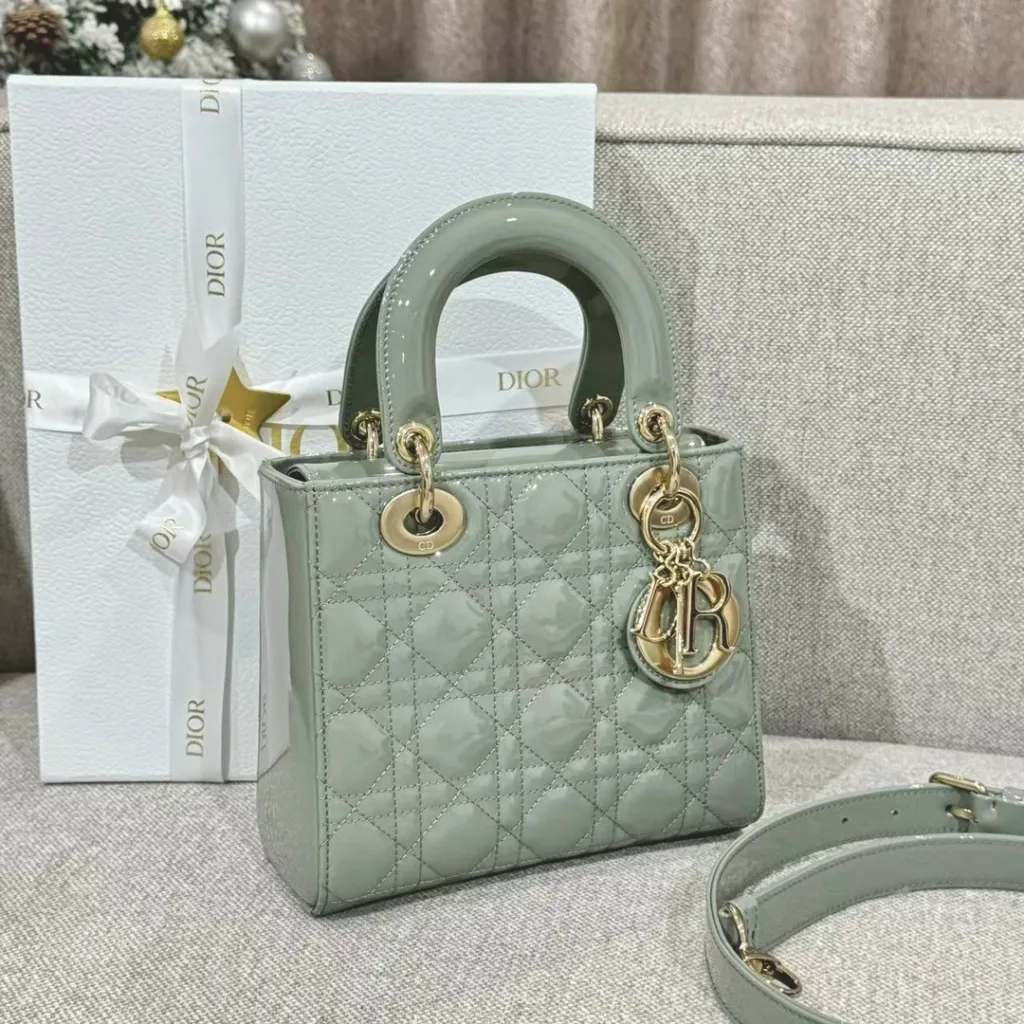 디올 레이디 디올 스몰 백 그레이 페이던트