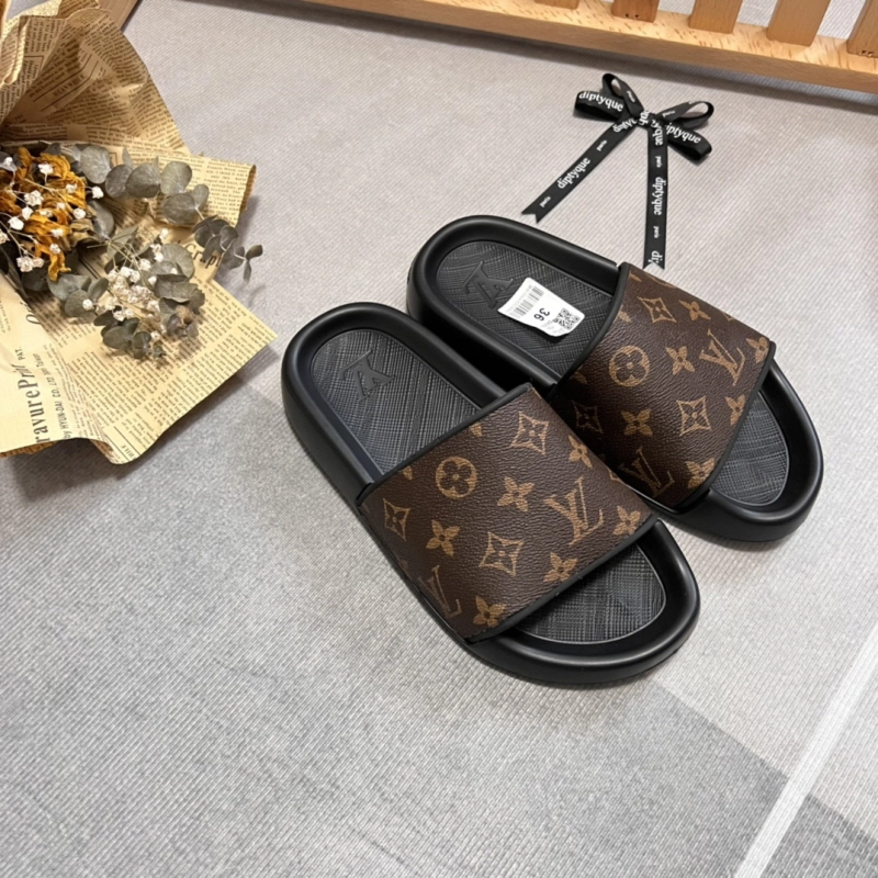 루이비통 워터프론트 뮬 슬리퍼 모노그램